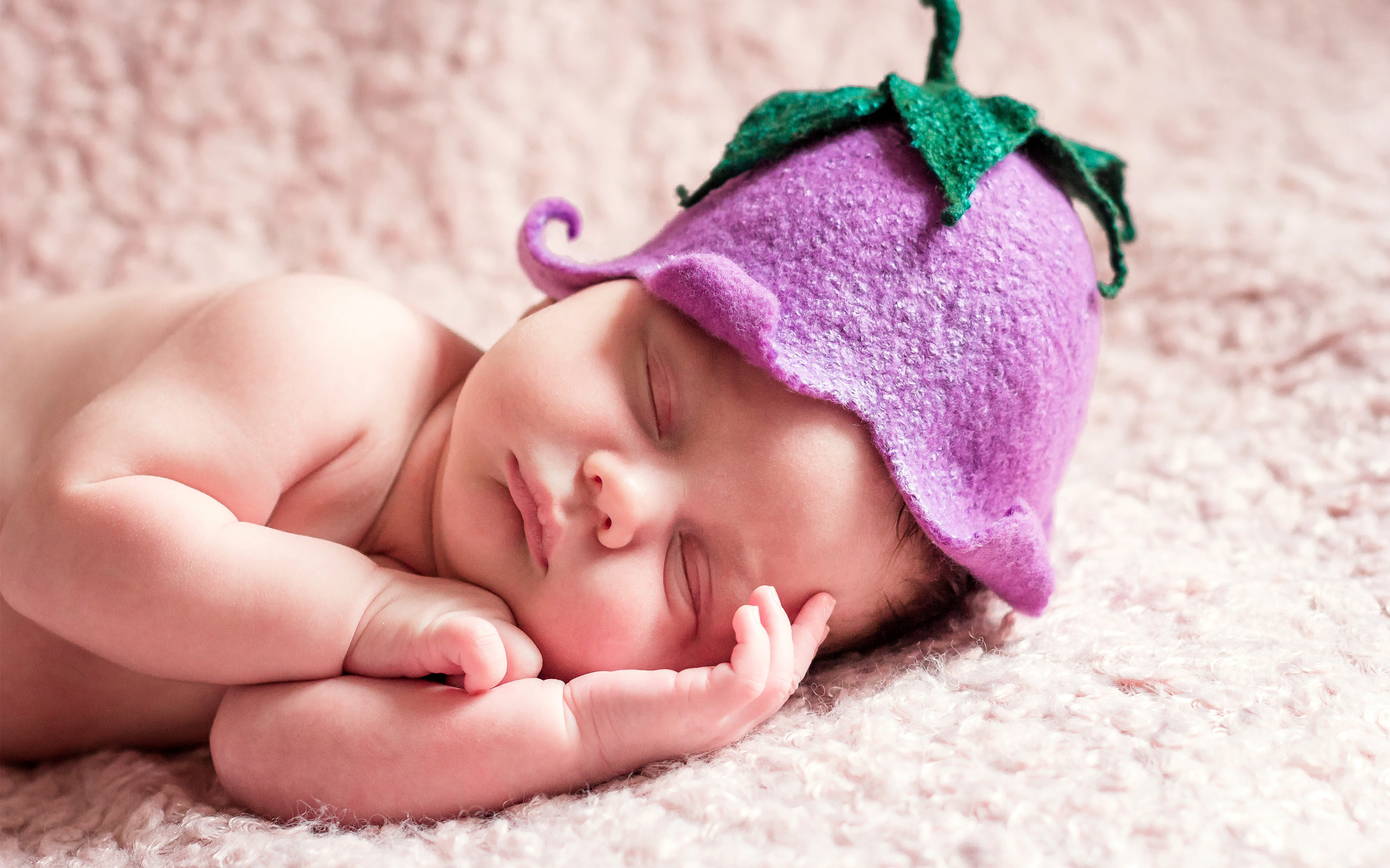 Cute Sleeping Newborn Baby9353017857